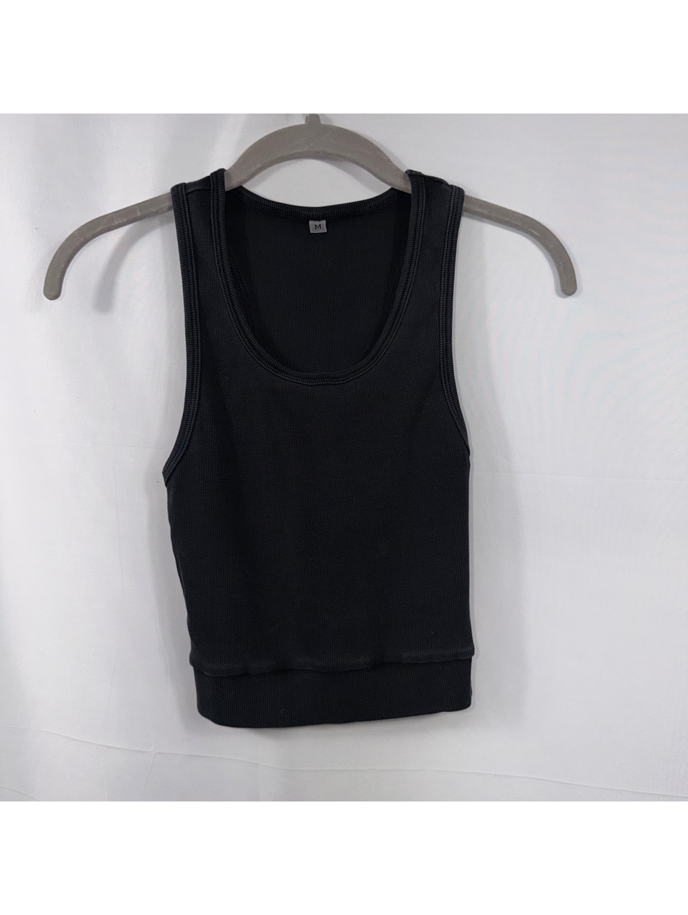 Women’s M Black Ribbed Cropped Tank Top